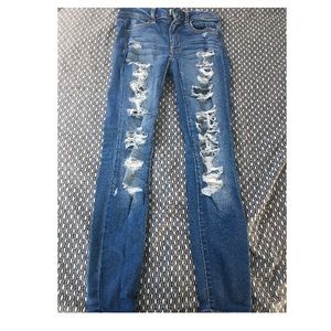 AE Super Ripped jeans